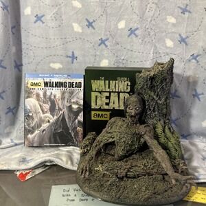 The Walking Dead Season 4 Limited Edition Tree Walker Blu-ray McFarlane Statue